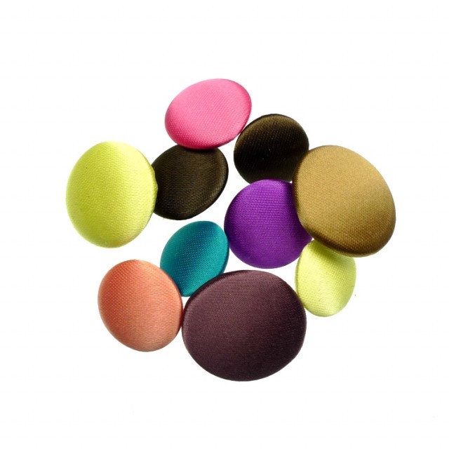 Silkeknapper lages i 9 farger og 4 størrelser